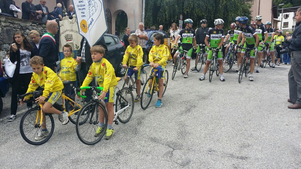 Corteo ciclisti al Ghisallo